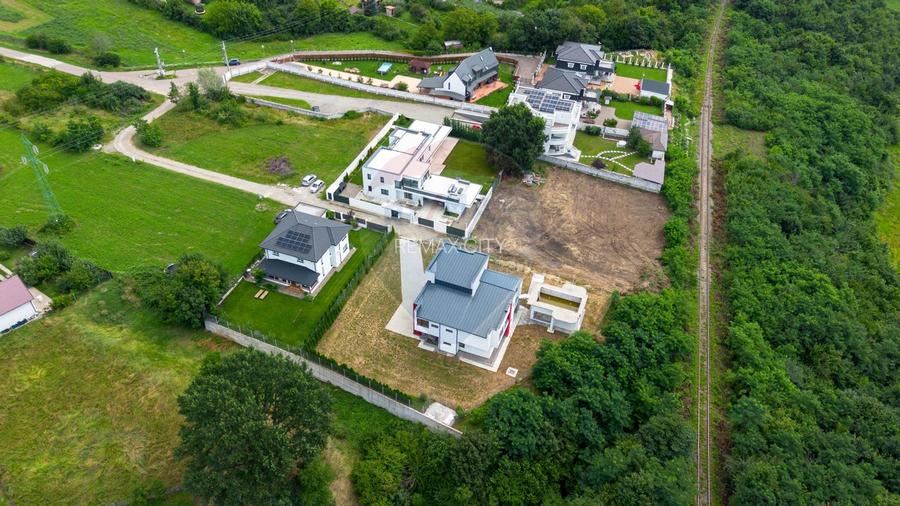 Casa de vanzare - Zona Ursulet Piatra Neamt - 56