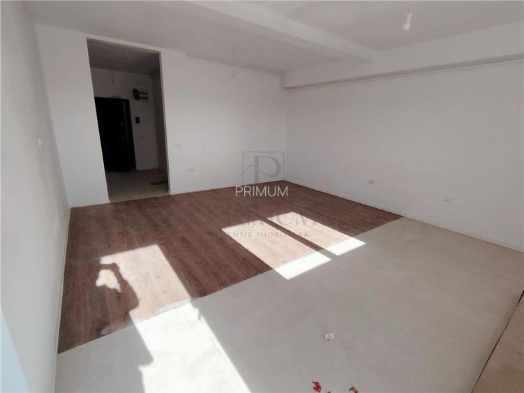 Apartament 2 camere - living 30 mp - camara - balcon - 3