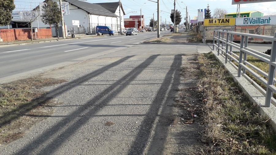 Spatiu comercial in suprafata de 1400 mp si teren 5000 mp.
