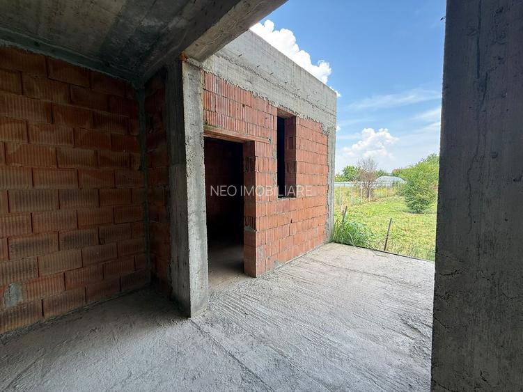 Casa individuala la roșu P+1E, 215mp utili, 994mp teren Peciu Nou