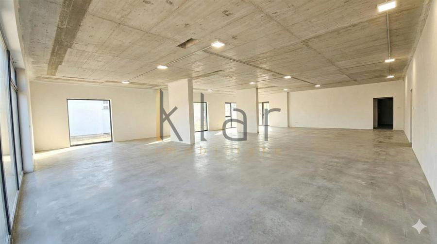 Spatiu comercial 372mp,3 parcari, Intre Lacuri - zona Leroy Merlin