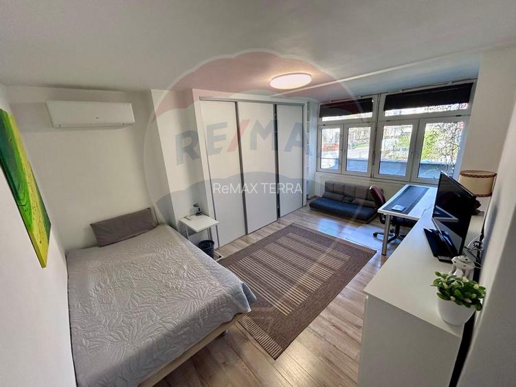 Apartament spatios cu terasa de inchiriat - 4