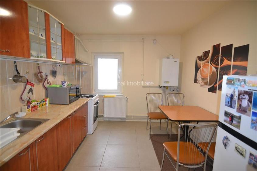 Apartament 3 camere decomandat 2 bai.2 balcoane  etajul 2   Judetean - 4