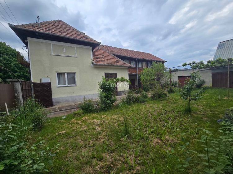 Aproape de Marginimea Sibiului, casa in inima unui parc - 5