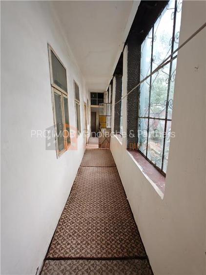 Casa de vanzare si teren 708 mp in zona Victoriei - 5