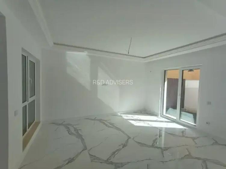 Vilă 5 camere  curte și parcare – 1 Decembrie - 25