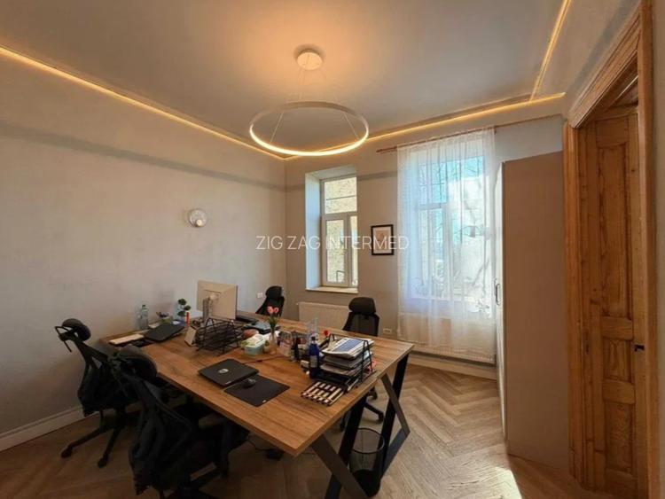 Piata Ovidiu (Centrul Vechi), SPATIU IDEAL BIROURI, 146 mp., 5 camere - 2