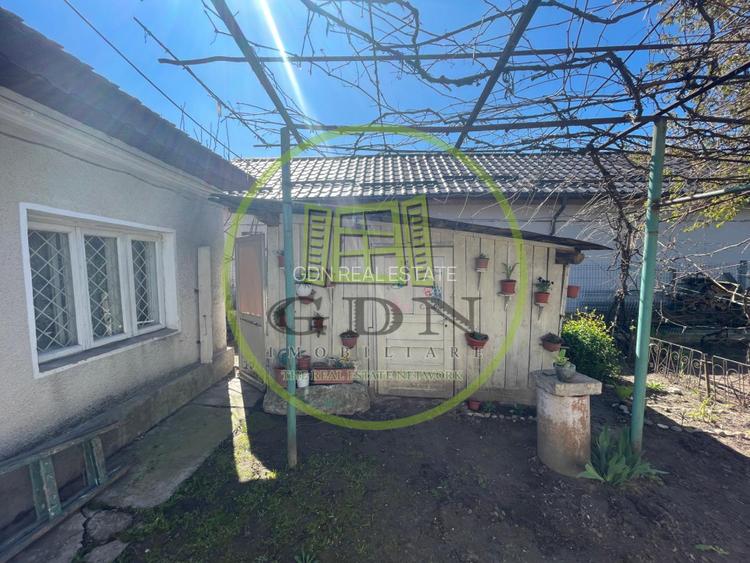 Casa parter bilaterala cu teren de 401mp si toate utilitatile in Catargiu - 4