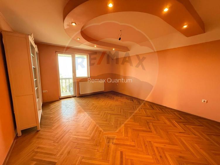 De vânzare Casă spațioasă cu teren 1.000 mp Beverly Hills, Sanmartin - 13