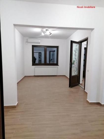 Decebal Alba Iulia Calarasi , parter de vila