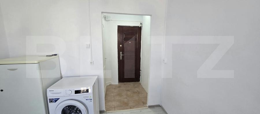 Garosniera de vanzare, 13 mp, zona Soarelui