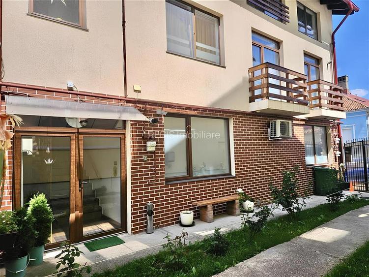 Apartament cu 3 Camere Modern si Central de Inchiriat - 12