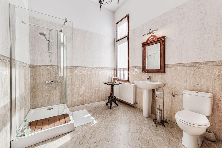 Bijuterie arhitecturală cu istorie. Confort modern, Ultracentral. - 8