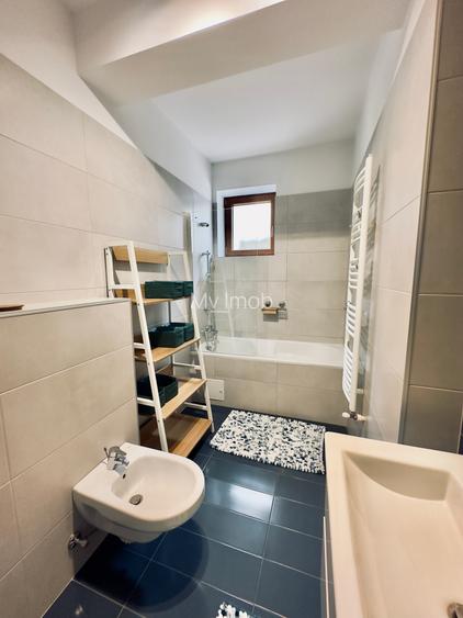 Apartament cu 2 camere,70 mp plus terasa de 20 mp in zona Tractorul - 13