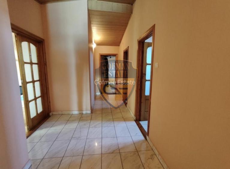 Vila KM 5, D P+1E+M 7 camere 534mp utili, 490mp teren 3 parcari 4 bai 4 balcoane - 15