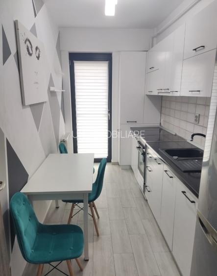 Apartament 2 camere decomandat - loc de parcare - etaj 1 - 3