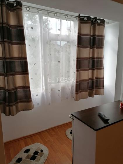 Apartament cu 2 camere decomandat, etajul 2/4, zona CUG - 8
