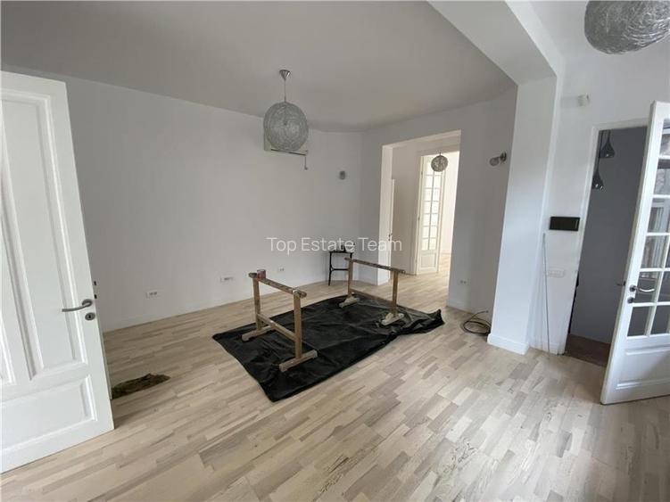 Vila de inchiriat in zona Capitale, office/rezidenta - 11