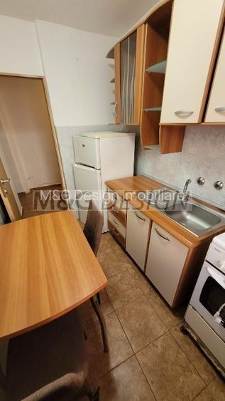 Apartament 1 camera zona Circumvalatiunii etaj 1 - 6