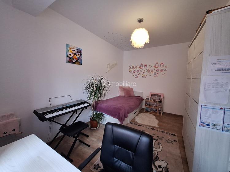 Apartament cu 3 camere, balcon, zona Stejarului - 7