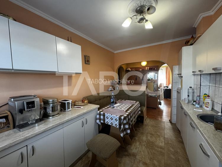 COMISION 0 - Apartament decomandat 4 camere 2 bai balcon Cisnadie - 16