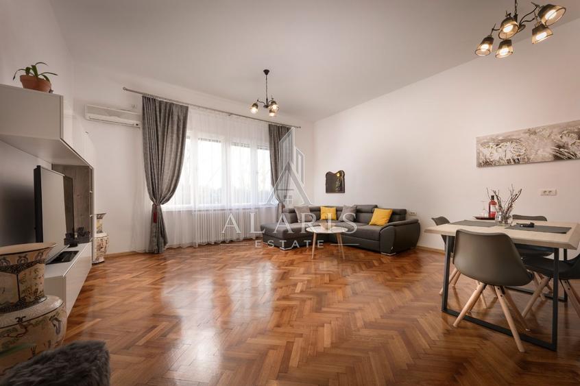 Apartament la casa cu 4 camere, 2 bai, zona Centrala