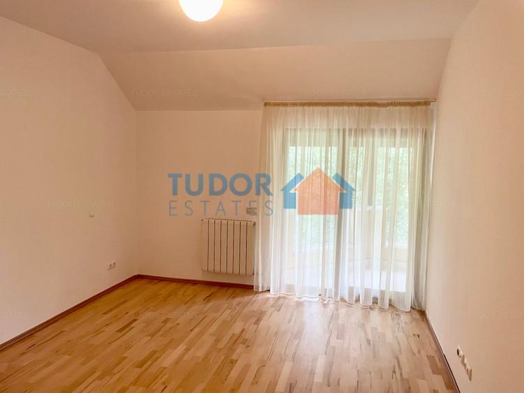 Vila superba cu 5 dormitoare de vazare in complex cu piscina