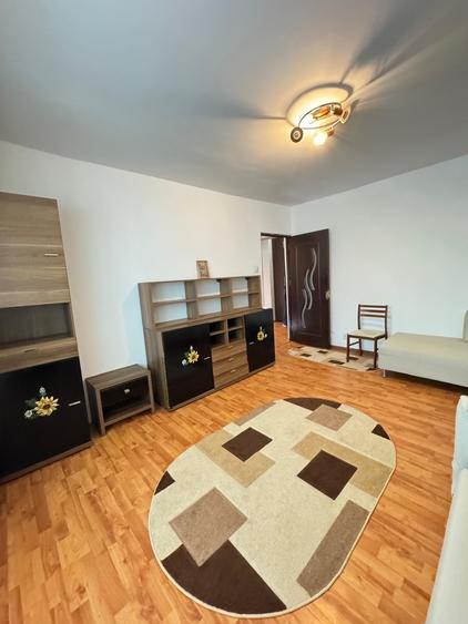 Apartament 3 camere decomandat - renovat - doua bai - mobilat - Dacia - bloc pe cadre