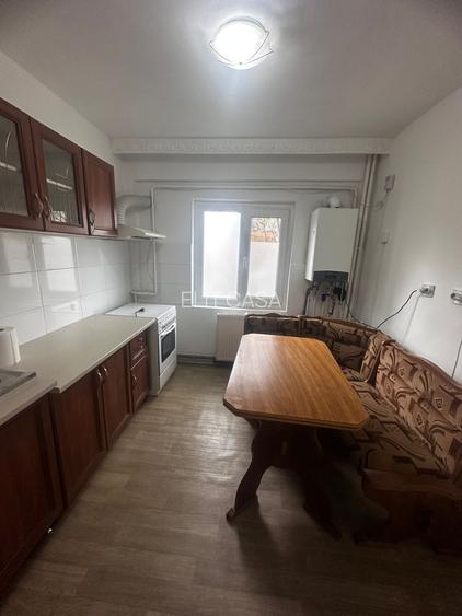 Spatiu comercial, 3 camere, decomandat,  zona Alexandru cel Bun - 4