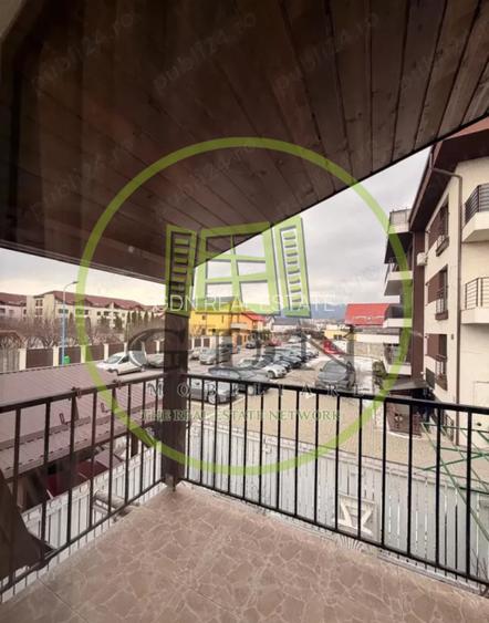 Casa insiruita,3 camere,gradina si parcare privata -zona Tractorul Brasov - 9