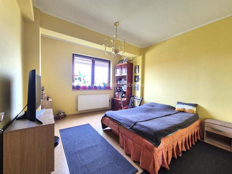 Tractoru, zonă liniștită de case, apartament spațios 3 camere cu garaj - 14