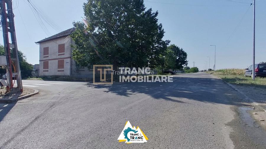 Clădire împunătoare de 540 mp pe 2 nivele în Sânnicolau Mic - 2