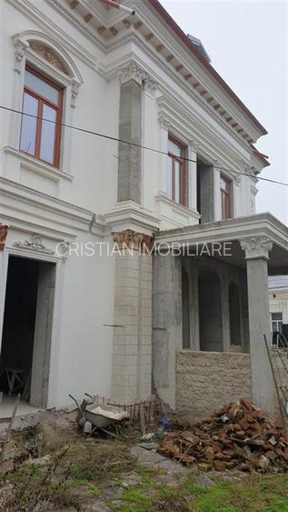 Conac Boieresc P+1 Ultracentral 695mp construiti, teren 466 mp pe colt deschider - 2