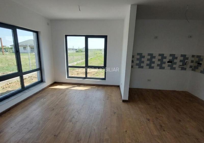 Casa Individuala 4 Camere 2 Bai si 500 Mp Teren in Crevedia - 3