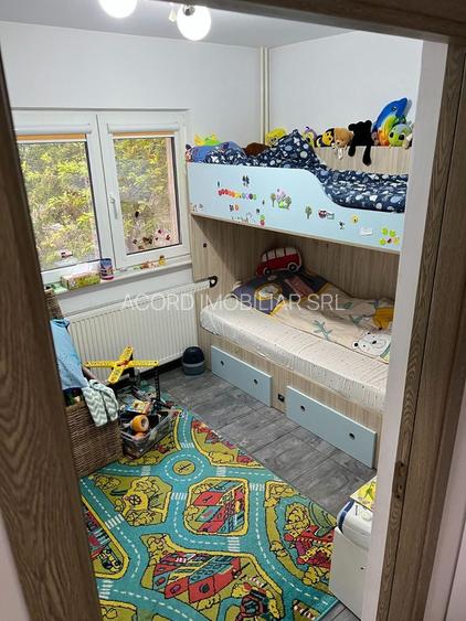 Apartament 3 camere decomandat- zona Tomis 3 - 5