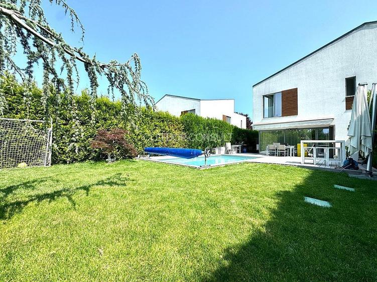 Vilă cu Piscina in Tunari - 27