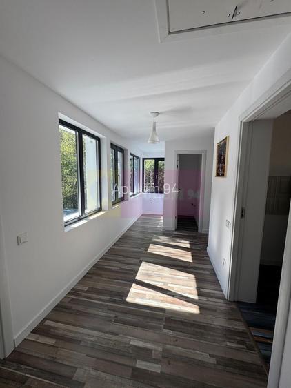 Casa de vanzare cu 2 apartamente in Azuga - 12