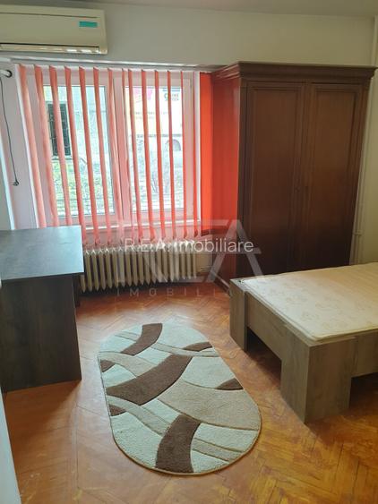 4 Camere Et.1/8 An 1997 Zona Unirii - Piata Sf. Vineri - 6