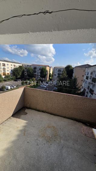 Apartament cu 3 camere, Micro 17,  Bld Independentei - 5