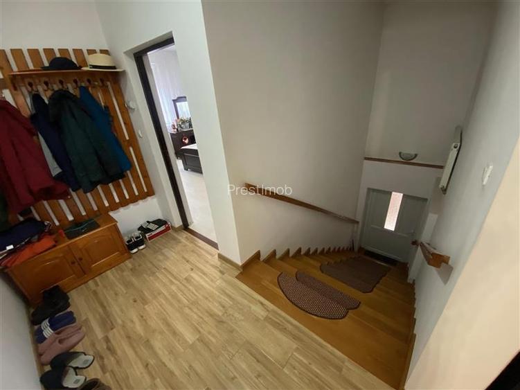 Casa cu 4 camere+spatiu comercial de vanzare in Unirii - 11