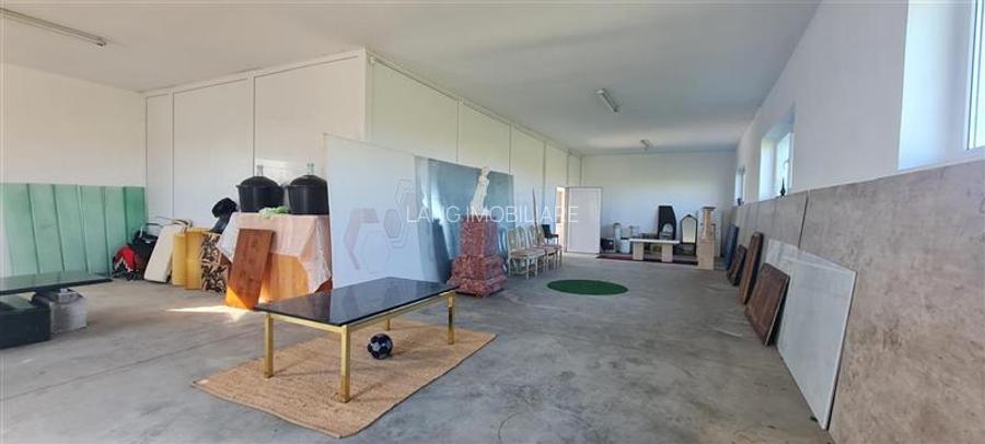 TEREN CU CLADIRI FUNCTII MULTIPLE - 13