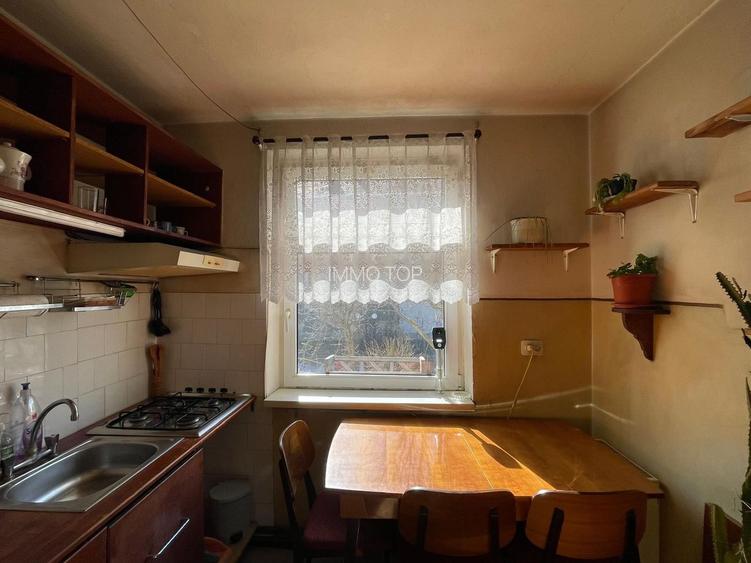 Vand apartament 2 camere zona Lidl, etaj 1 pe Vest + loc parcare - 10