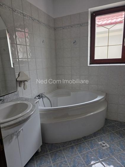 Vila de inchiriat - 32