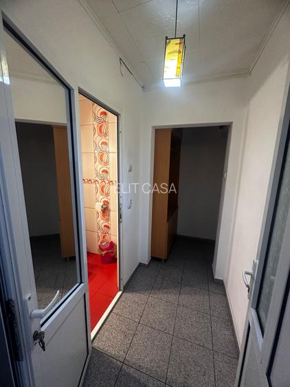 Apartament cu 2 camere, etaj 3/4, zona Tatarasi - 6