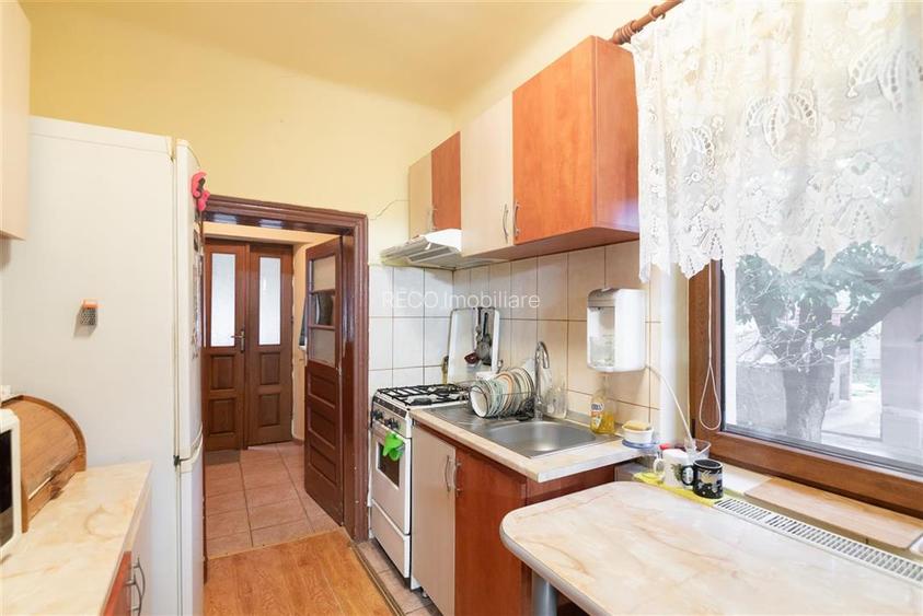 RECO, Casa cu dublu front, iesire la 2 strazi, Zona Iosia,  singur in curte, ter - 9