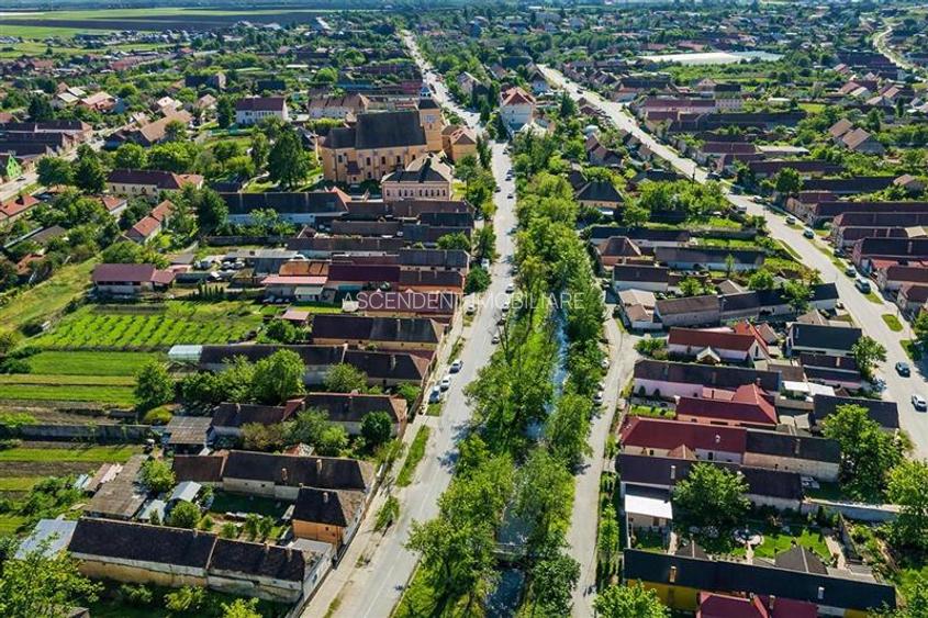 Sediu firma/ rezidential, pe domeniu de 2.240 mp teren,Central, Halchiu, Brasov - 12