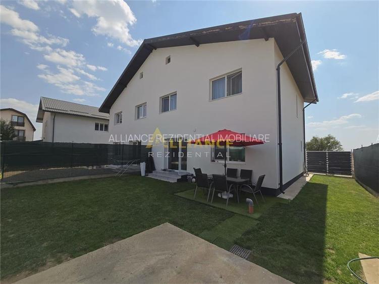 Duplex cu perete dublu- 4 camere - 2 bai - apa curenta  - pod - 13