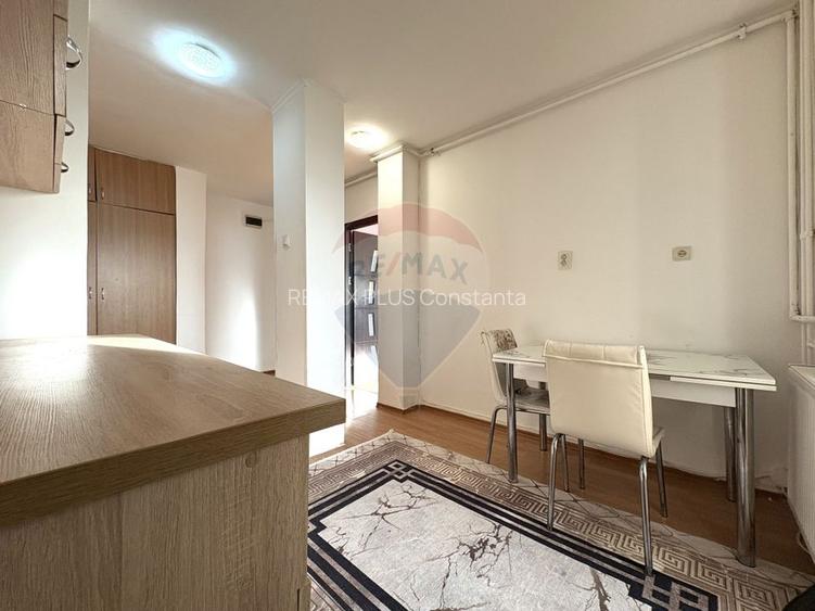 Apartament de vânzare 2 camere central cu vedere la mare - 9