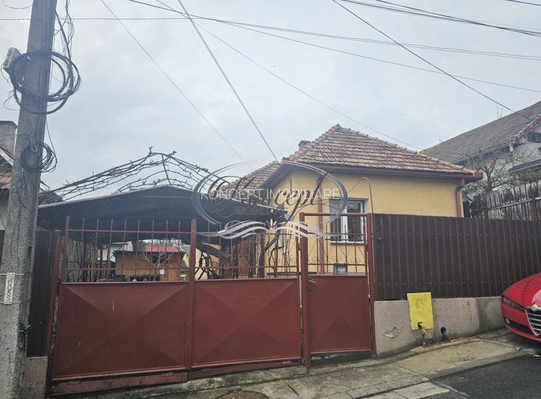 Casa solida cu teren drept si pozitie retrasa - 7