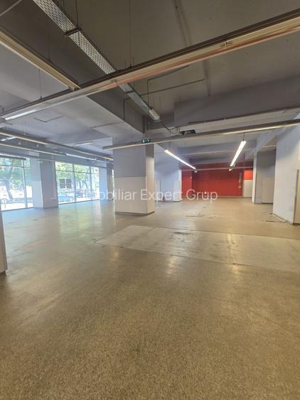 Piata Victoriei 638 mp vitrina 18 m vizibilitate buna - 3